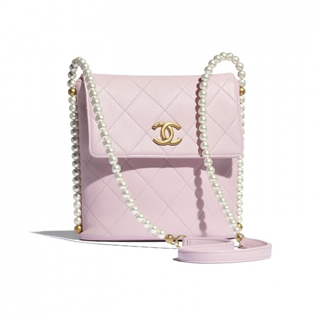 Chanel 櫻花粉紅色綴珍珠鏈手袋
