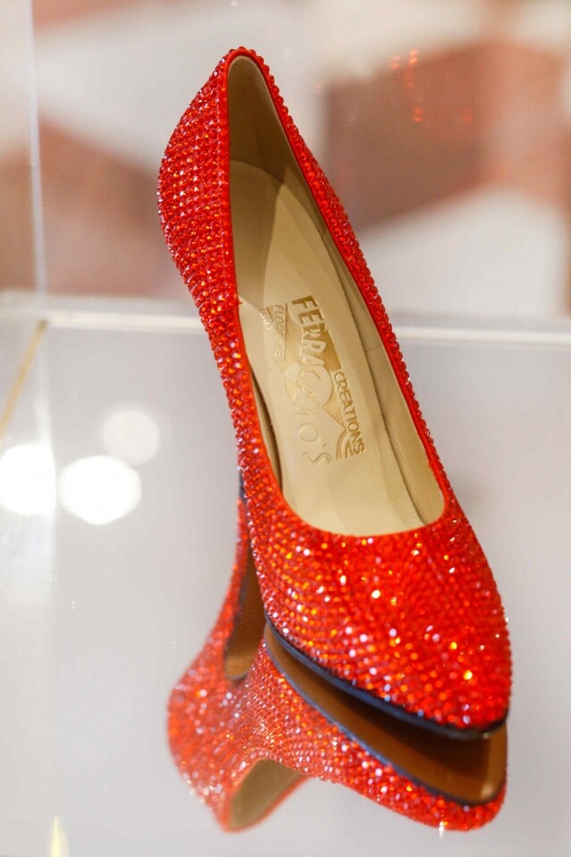 Salvatore Ferragamo 永恆的經典鞋履，古今中外女星都對它愛不釋手