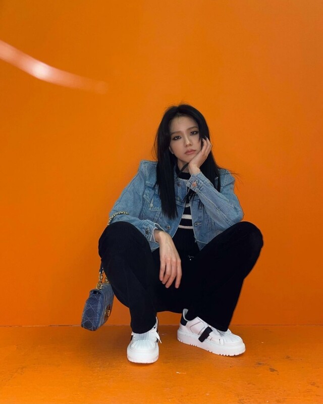 Dior -ID 波鞋近來成為了 Blackpink 成員 Jisoo 的新寵 Dior -ID 波鞋近來成為了 Blackpink 成員 Jisoo 的新寵