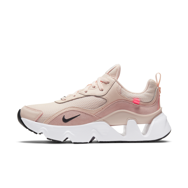 Nike RYZ 365 粉紅色厚底波鞋 $649 Nike RYZ 365 粉紅色厚底波鞋 $649