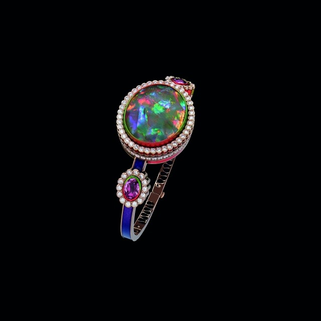 Dior Joaillerie 愛用上蛋白石 Opal 作為珠寶首飾設計的主要寶石。