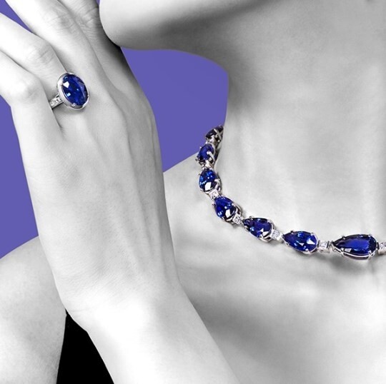 Tiffany & Co. 最近推出了一系列以藍寶石為主打的高級珠寶系列 「Tiffany Jewel Box