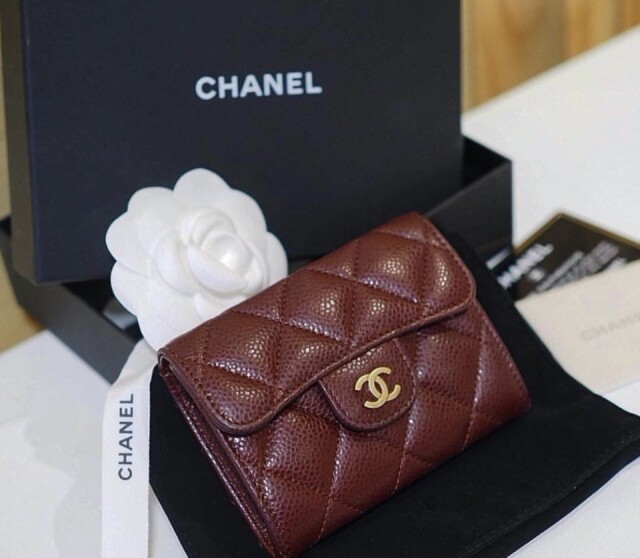 10 大名牌銀包推薦 1 ： Chanel Classic Small Flap 系列銀包