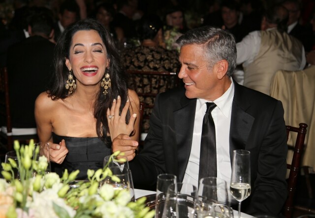 當年佐治古尼（George Clooney）向人權律師 Amal 送上 7 卡訂婚戒指。