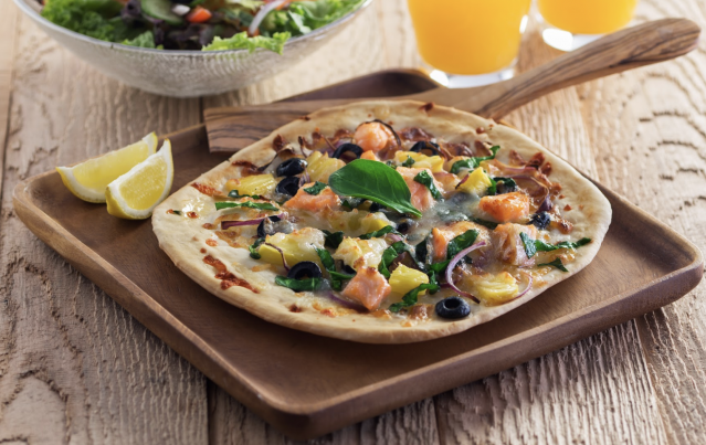菠菜三文魚薄餅 Spinach And Salmon Pizza 菠菜三文魚薄餅 Spinach And Salmon Pizza