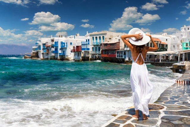 希臘擁有世界上最美的海島，而且充滿浪漫和神話色彩。