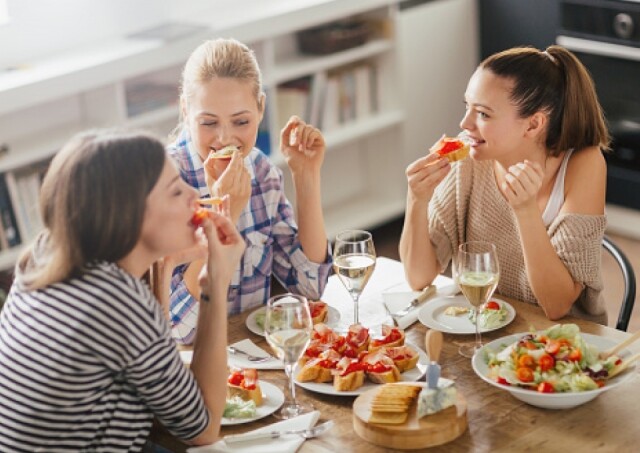 法國女人飲食習慣愛沙律。