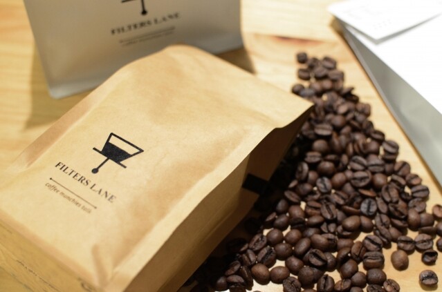 Filters Lane 多用中度至深度烘焙（深炒）的咖啡豆。