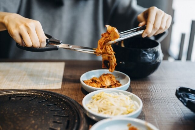 但在韓國，大部份餐廳的伴菜都是自助式
