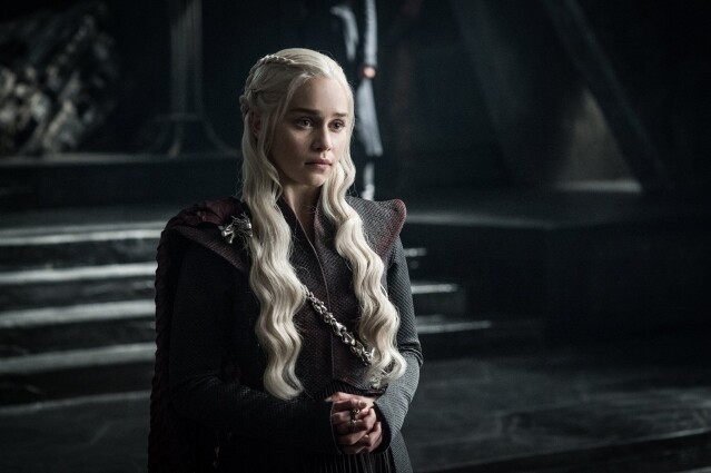 在 1 月發布的預告片中，我們可以看到 Sansa 終於遇見龍母 Daenerys Targaryen
