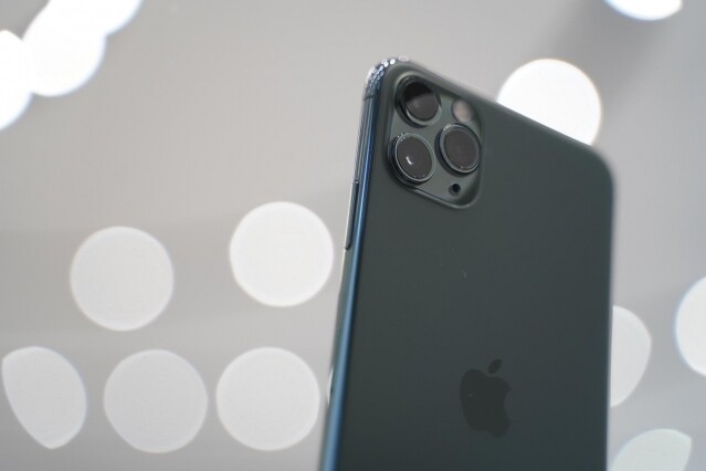 iPhone Pro 與 iPhone Pro Max 的三鏡頭相機分別為超廣角、廣角、長焦距
