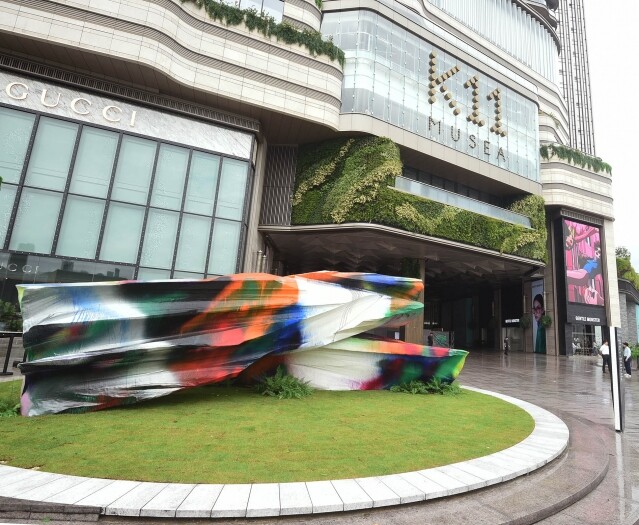 德國藝術家 Katharina Grosse 創作大型雕塑《無題》 德國藝術家 Katharina Grosse 創作大型雕塑《無題》