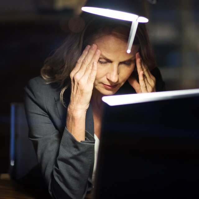 老闆,你是最棒的! 上司「扮工」的其中一個原因是不想下屬誤會自己蛇皇、偷懶,所以如果你能解開他這個心結,他就可以放心準時放工(代表著你也可以準時走)!讓上司知道你和團隊從沒懷疑過他的工作能力,對他的領導亦深表信任。上司也是個普通人,也需要鼓勵和支持!這一招不是刷鞋招,也非叫你無中生有,而是適當地表達你對上司的信任和友善。 老闆,你是最棒的! 上司「扮工」的其中一個原因是不想下屬誤會自己蛇皇、偷懶,所以如果你能解開他這個心結,他就可以放心準時放工(代表著你也可以準時走)!讓上司知道你和團隊從沒懷疑過他的工作能力,對他的領導亦深表信任。上司也是個普通人,也需要鼓勵和支持!這一招不是刷鞋招,也非叫你無中生有,而是適當地表達你對上司的信任和友善。