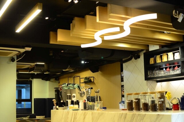 屬於上環 cafe 的 Filters Lane，那是坐落於香港半山區的咖啡店。