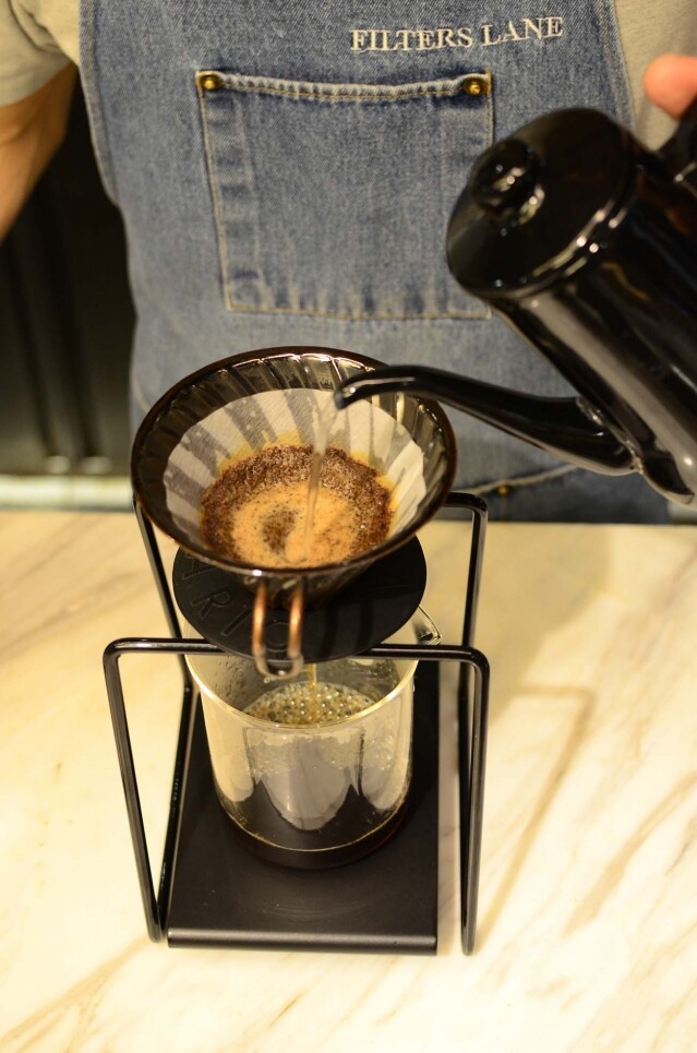 Filters Lane 咖啡店堅持以中度至深度烘焙的咖啡豆沖泡手沖咖啡的傳統。