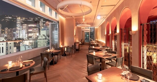 2019 情人節浪漫餐廳推薦，維港絕色靚景餐廳豪嘆情人節晚餐。