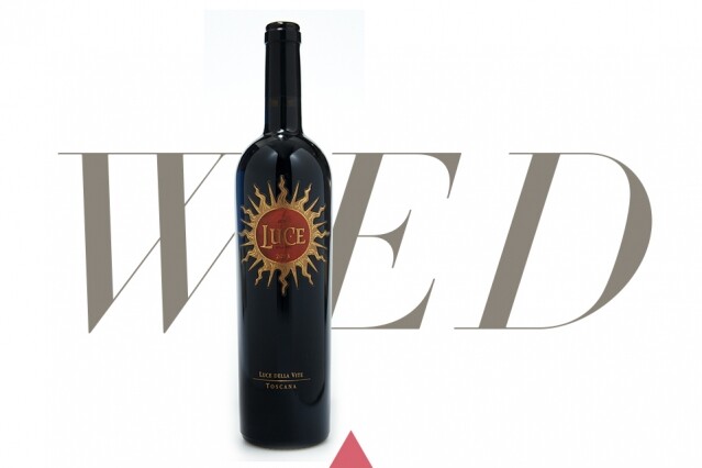 「Luce」的意思就是光，象徵生命的起源，logo 設計靈感來自佛羅倫薩附近的 Santo Spirito 教堂內，祭壇上的一個被火焰包圍的太陽。創始人 Frescobaldi 直接將它作為 Luce 的標誌。Luce 屬於混合酒，同樣是由優雅的聖祖血 (Sangiovese ) 和圓潤的美樂 (Merlot) 相結合。而 2013 年的天氣條件非常利於葡萄生長。故 Luce 2013 色澤明亮，酒香辛辣爽烈，花香柔和。嚐一口，口感均衡，新鮮飽滿，單寧細膩。
