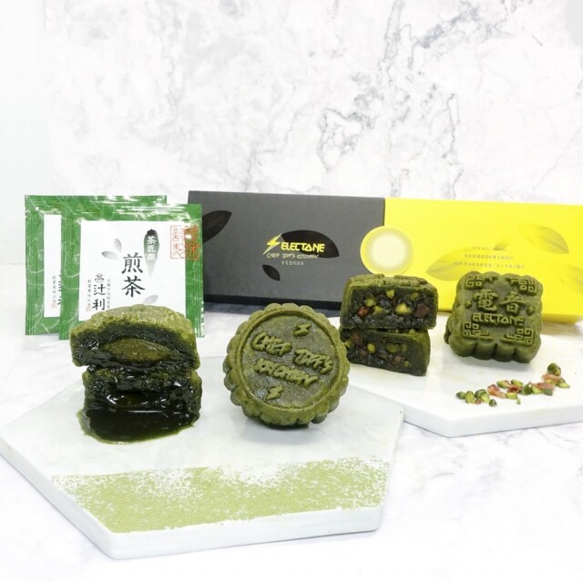 可一次品賞兩款口味的 4 件裝 Deluxe Combo Set,非常周到地配上辻利茶舖京都宇治茶匠撰選煎茶茶包。 可一次品賞兩款口味的 4 件裝 Deluxe Combo Set,非常周到地配上辻利茶舖京都宇治茶匠撰選煎茶茶包。