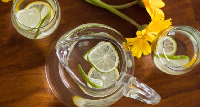 檸檬水做法多變功效多樣！3 款排毒補濕美味檸檬水推介