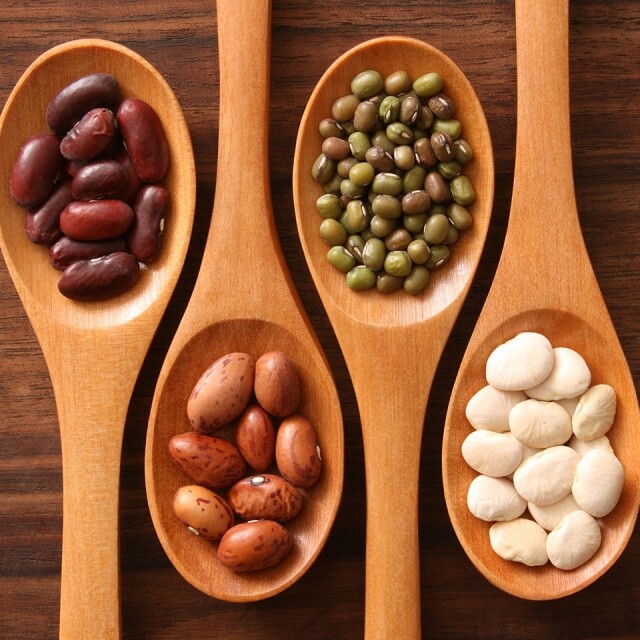 8. 豆 豆類是高纖維食物，含鉀、鎂、磷、銅、鐵等微量元素，有助抵抗疲勞，還有能恢復精神的碳水化合物和蛋白質，日常飲食中可嘗試加入紅豆、綠豆和黃豆等豆類。
