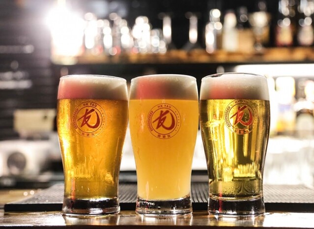 「香港友」推出 3 款口味的手工啤酒，包括拉格啤酒、小麥啤酒及 Pale Ale 啤酒。