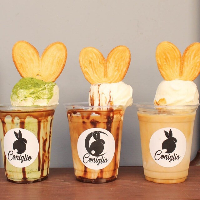 日本咖啡品牌 Coniglio 創辦人，親身到場調製帶有拉花藝術 (latte art) 的咖啡。