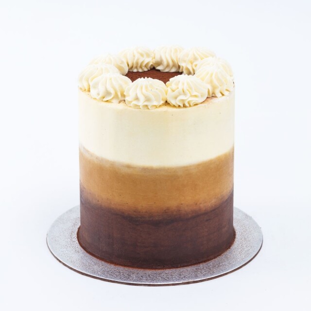 Tiramisu 生日蛋糕稱不上驚為天人的味道,但這個意式芝士蛋糕勝在不含麩質。 Tiramisu 生日蛋糕稱不上驚為天人的味道,但這個意式芝士蛋糕勝在不含麩質。