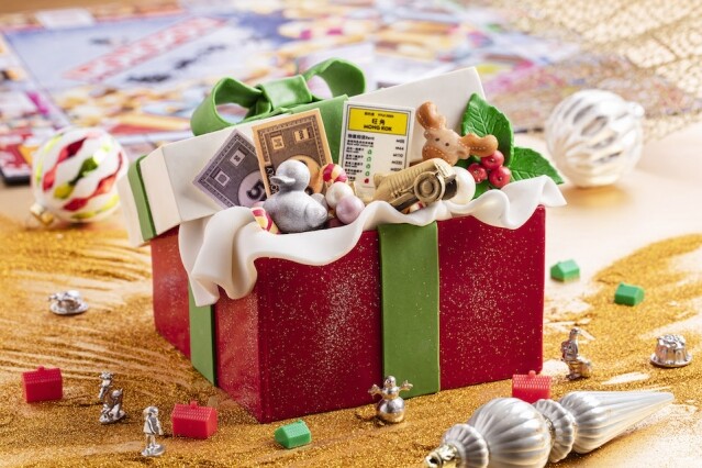 帝京酒店餅店的聖誕菓子蛋糕以聖誕禮物盒作賣相，非常矚目。