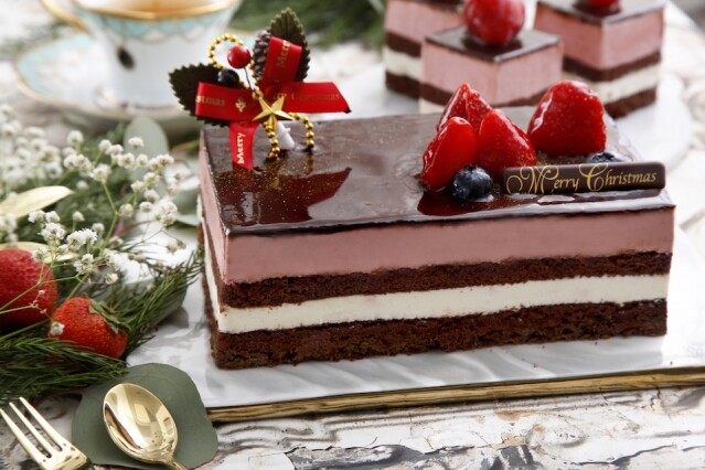 i CREMERiA 朗豪坊店推出 10 款聖誕蛋糕系列。