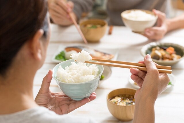 白飯「粳米」具有「益氣、和胃、補中、壯筋骨、益腸胃、通血脈、和五臟、好顏色」的效果。