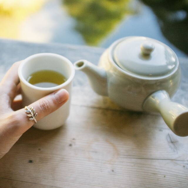 沖泡綠茶茶葉,水溫應控制在80℃-90℃左右。 沖泡綠茶茶葉,水溫應控制在80℃-90℃左右。