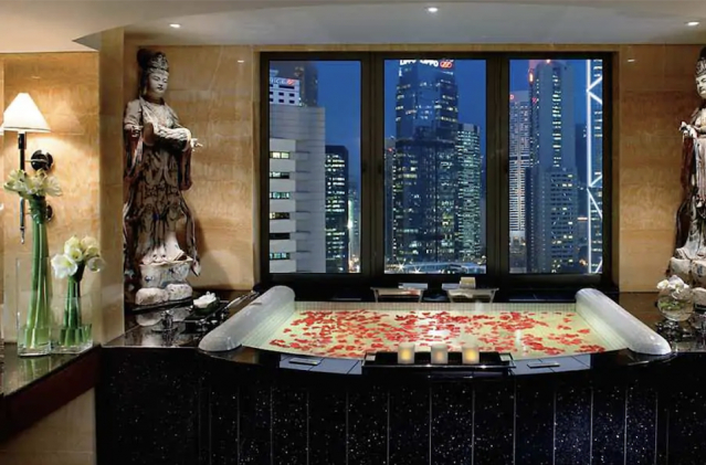 香港酒店 Staycation 歎世界，欣賞香港夜景，歎奢華浴缸。