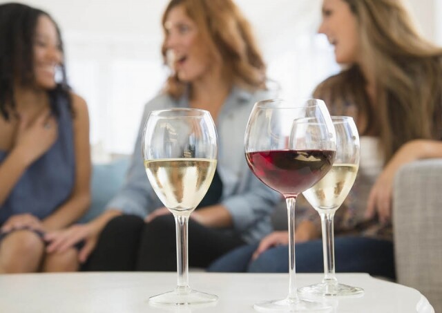 飲紅酒入門必讀，侍酒師教你 10 個令紅酒好飲的方法。