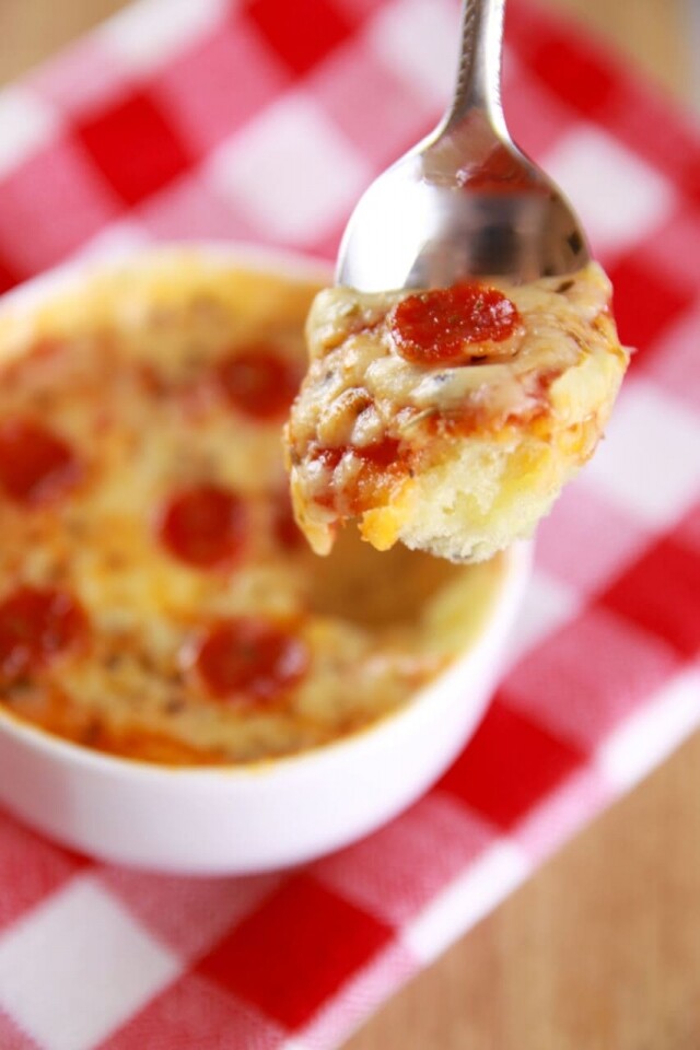 快速微波爐懶人料理 杯中 Pizza 做法 快速微波爐懶人料理 杯中 Pizza 做法