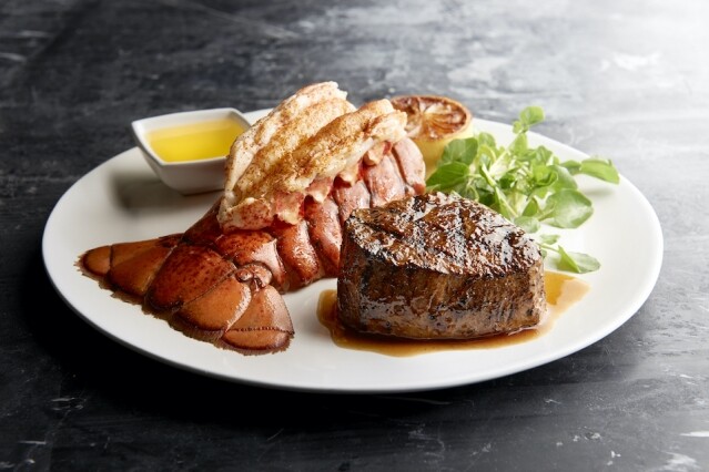 Morton’s The Steakhouse 首推外賣自取美食套餐,最近更推出兩款外賣自取美食套餐。 Morton’s The Steakhouse 首推外賣自取美食套餐,最近更推出兩款外賣自取美食套餐。