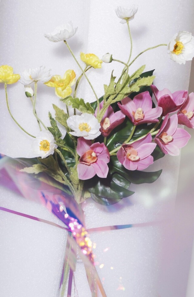 透過 "SPRIG EDIT"，品牌的設計師團隊心挑選出不同花卉和葉子，共提供 5 種不同尺寸，為顧客創作出奇特的花卉作品。