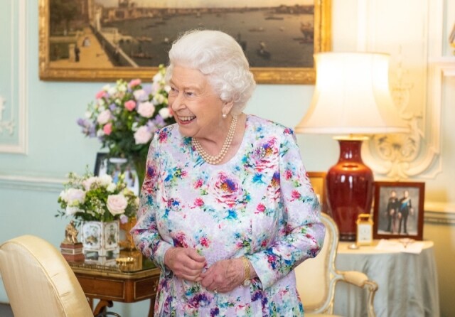 無論英女皇在世界哪個地方，她每天都會下午茶，也習慣吃鬆餅。