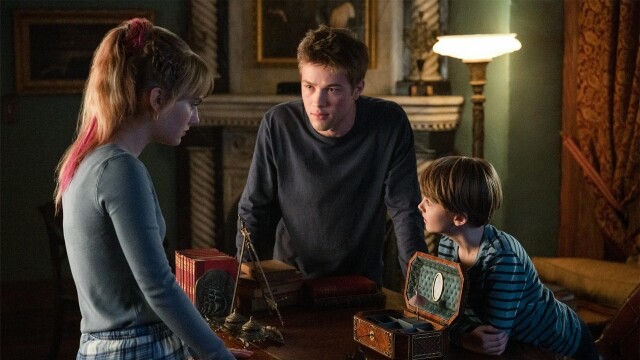 Netflix 新劇《魔鑰傳》(Locke & Key)備受不少網民熱捧,除了是因為有青春冒險元素,格調亦比版往的兒童魔法作品暗黑得多。 Netflix 新劇《魔鑰傳》(Locke & Key)備受不少網民熱捧,除了是因為有青春冒險元素,格調亦比版往的兒童魔法作品暗黑得多。