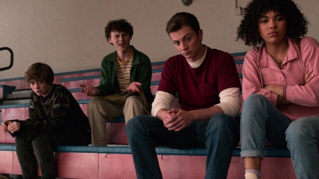 《怪奇物語》(Stranger Things)監製亦參與《不了》的製作。劇集講述女主角 Sydney 一直覺得自己與同學格格不入 《怪奇物語》(Stranger Things)監製亦參與《不了》的製作。劇集講述女主角 Sydney 一直覺得自己與同學格格不入