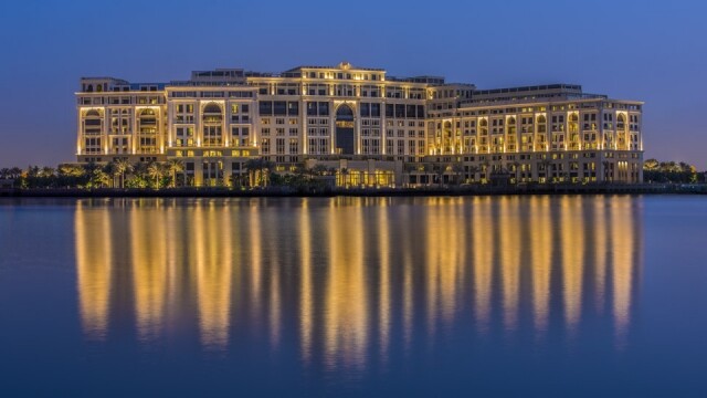 亞洲最卓越設計師酒店 – 杜拜Palazzo Versace酒店