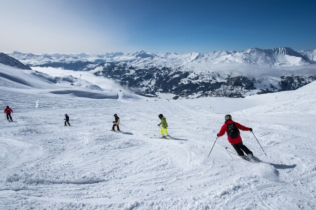 英國滑雪體驗旅行社 Powder Byrne 推出的滑雪假期，專門提供豪華的滑雪旅程。