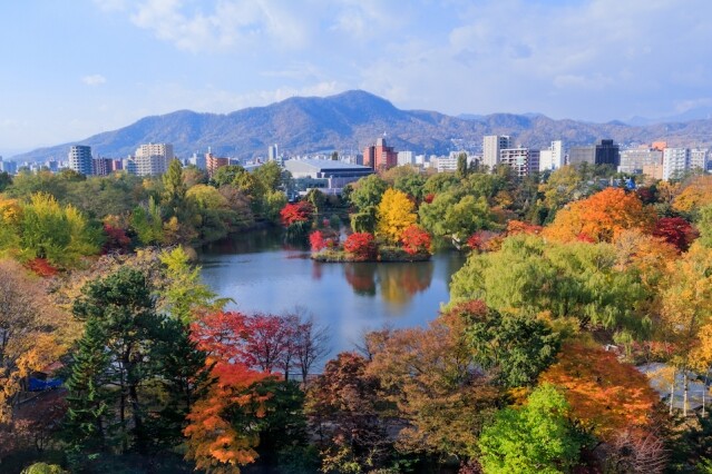 中島公園是北海道札幌紅葉景點