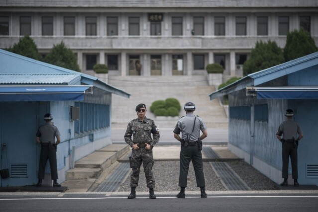 DMZ(Demilitarized Zone)板門店位於南北韓 3/8 線附近 DMZ(Demilitarized Zone)板門店位於南北韓 3/8 線附近