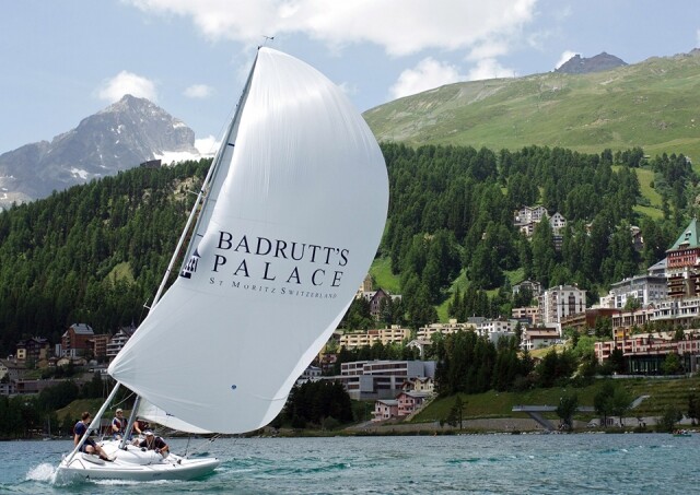 Badrutt’s Palace Hotel 訂婚之旅住宿優惠包括價值 1,000 瑞士法郎的住宿優惠。
