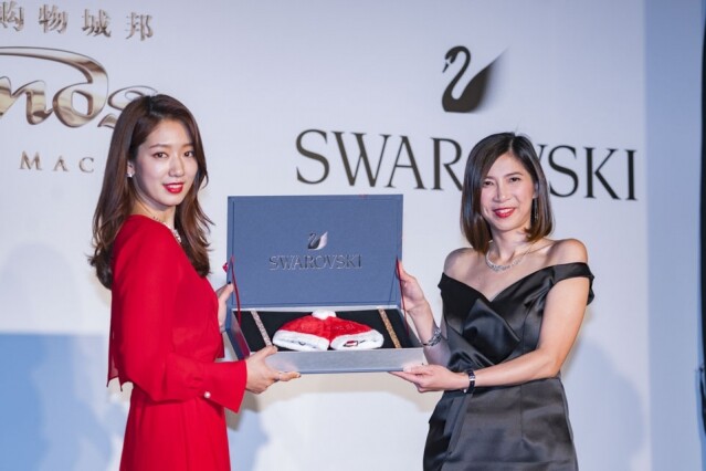 Swarovski 聯同澳門金沙購物城邦呈獻水晶聖誕 Swarovski 聯同澳門金沙購物城邦呈獻水晶聖誕