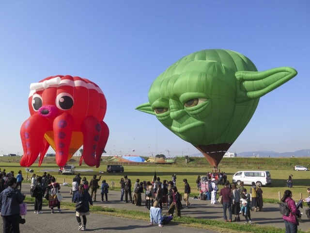 不少熱氣球均以電影、動畫和動物為主題，形狀獨特有趣。