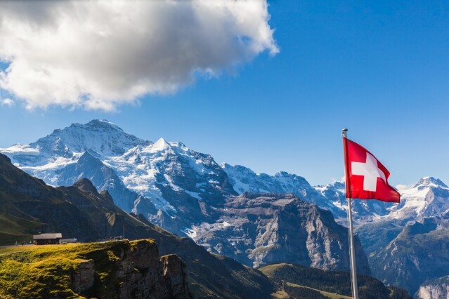 到少女峰看雪山風景，登普拉特展望台，到瑞士國旗打卡留念