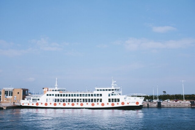 高松港口開出的船隻將接載大家前往參加瀨戶內海藝術節 2019 各島嶼