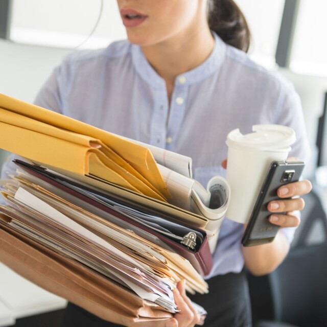 禮貌地追問確實 deadline,除了能釐清問題,也能令上司停一停,想一想這要求是口頭禪,還是真 urgent。 禮貌地追問確實 deadline,除了能釐清問題,也能令上司停一停,想一想這要求是口頭禪,還是真 urgent。