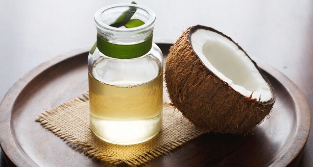椰子油既可外敷又可內服，初榨椰子油功效多
